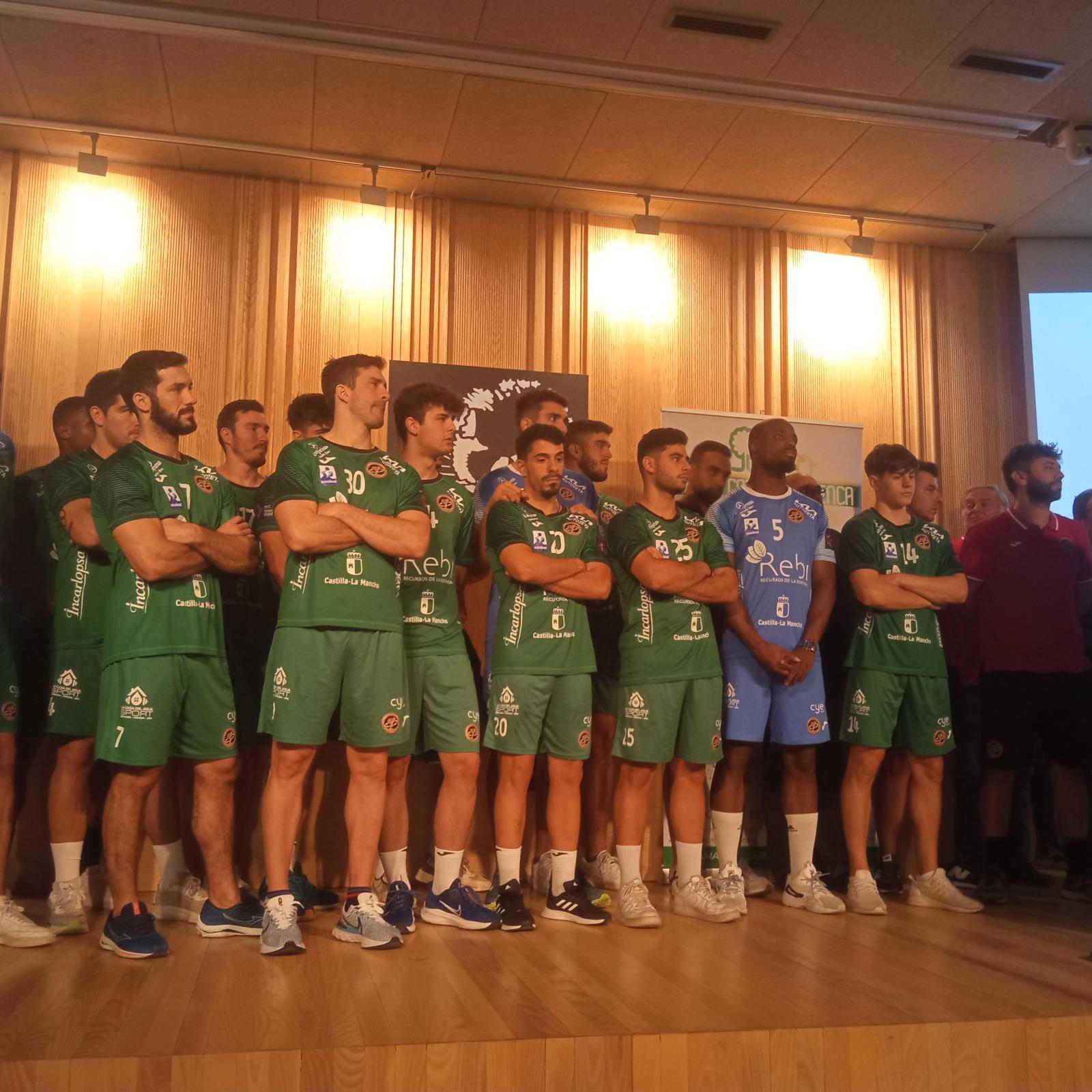 Presentación del equipo Rebi Balonmano Cuenca-2