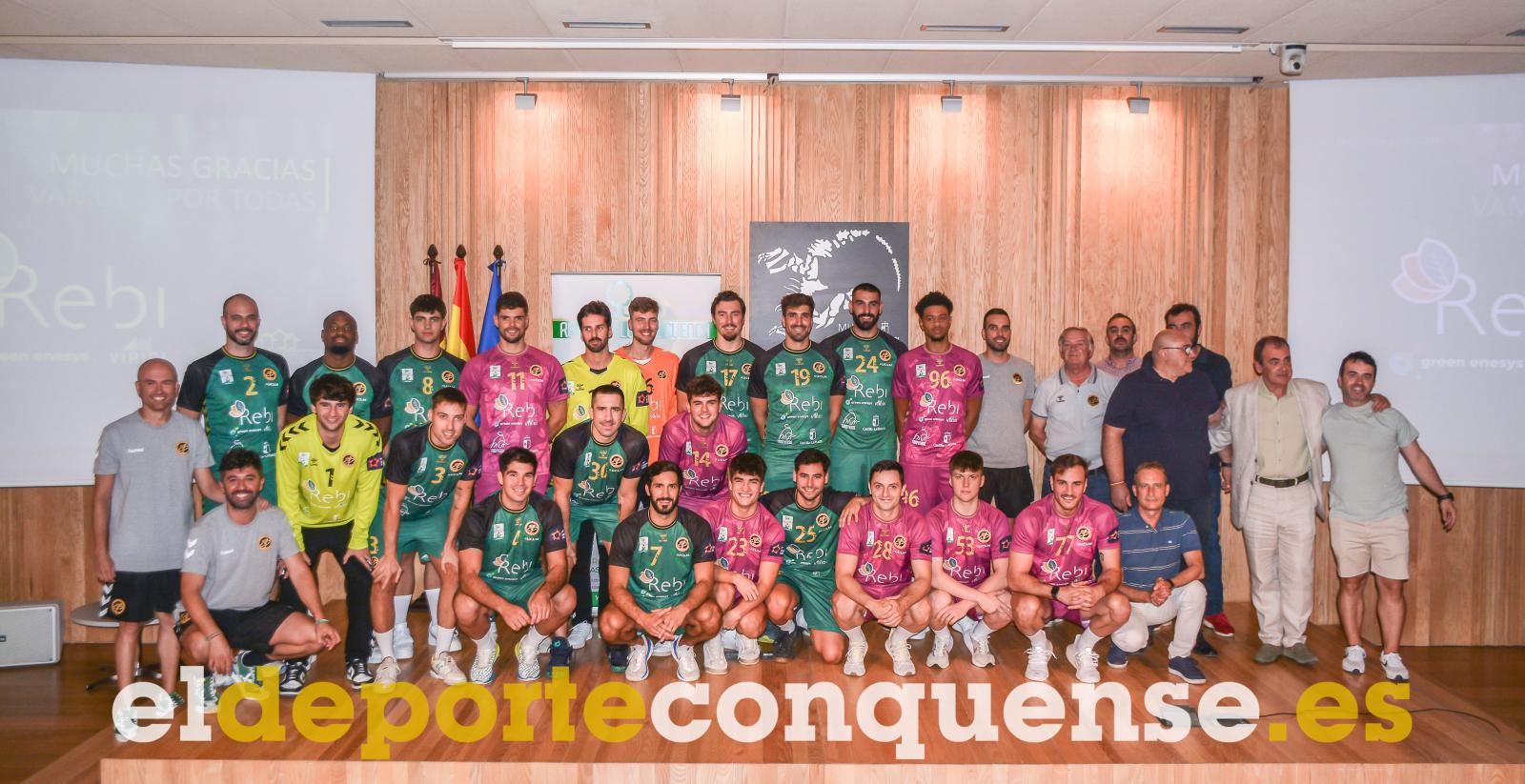 Foto del equipo completo del REBI Balonmano Cuenca 2023