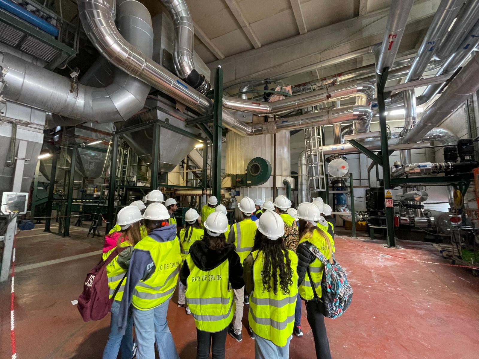  Estudiantes del IES Politécnico de Soria se interesan por la Red de Calor más extensa de España 