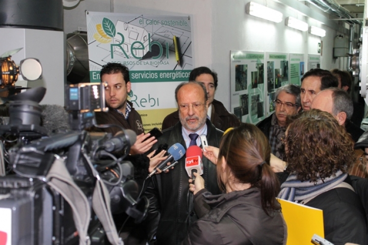 REBI SLU: El alcalde de Valladolid visita la sala de calderas de Grial